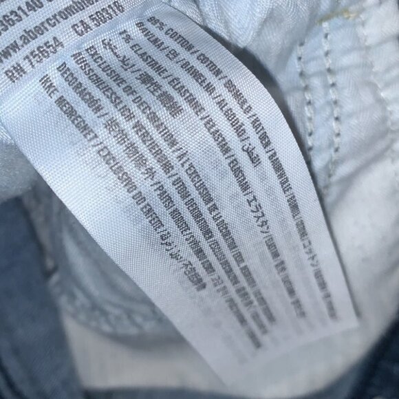 Abercrombie & Fitch distressed denim short size 2 / 26 - Picture 5 of 8